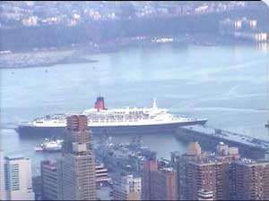 QE2 Arriving  07.07 EST