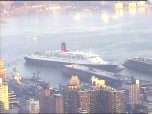QE2 Arriving  07.08 EST