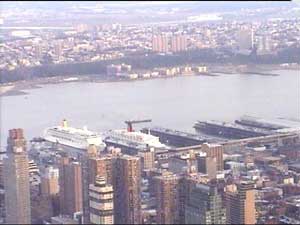 QE2 & Aurora, NYC 25 Sept 02, 07.20 EST