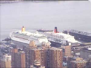 QE2 & Aurora, NYC 25 Sept 02, 07.23 EST