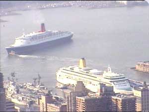 QE2 on her way  17.05 EST
