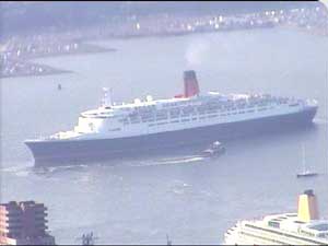 QE2 on her way  17.07 EST