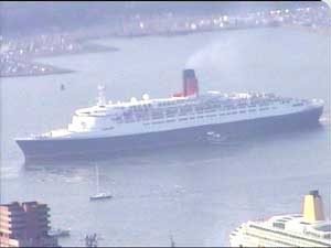 QE2 on her way  17.08 EST