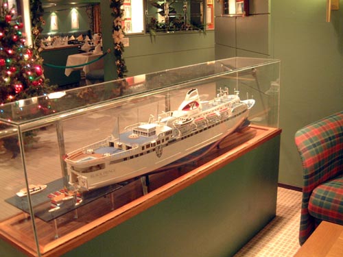 Starboard view of Model - Black Prince