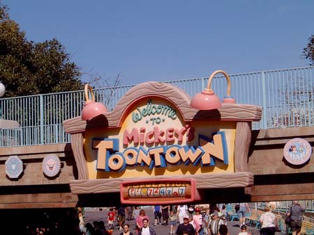 Disneyland Park - Micky's Toontown Entrance