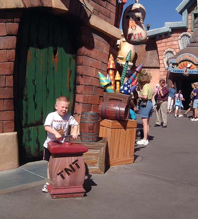 Disneyland Park - He wants to blow us up? Howard