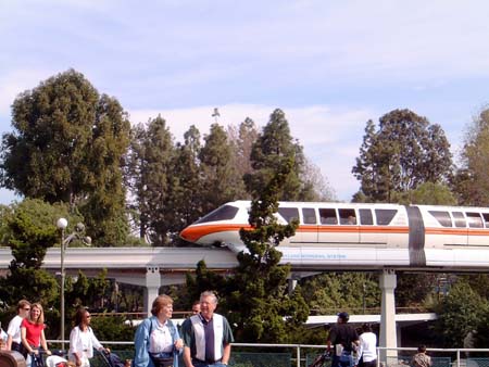 Disneyland Park - Monorail in Tomorrowland