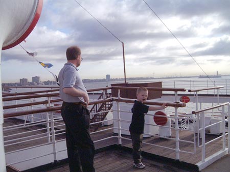 RMS Queen Mary - Port, Prom Deck overlooking stern. [Dave & Howard]
18 & 19 February 2002