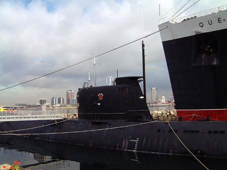 RMS Queen Mary - Scorpian alongside Queen Mary
19 February 2002