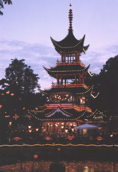 The Chinese Pagoda at night