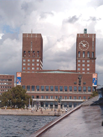 City Hall across R&aring;dhusplassen