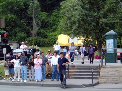 Incline Railway - Dave getting off and crossing the road