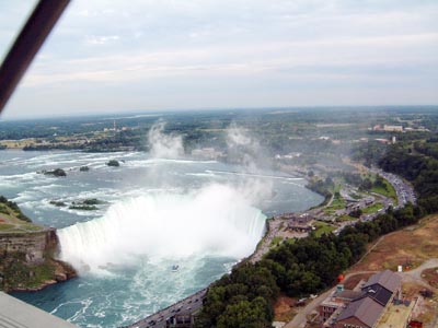 Horseshoe Falls with a Maid of the Mist boat