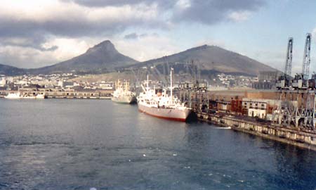 8am, Leaving the Berth