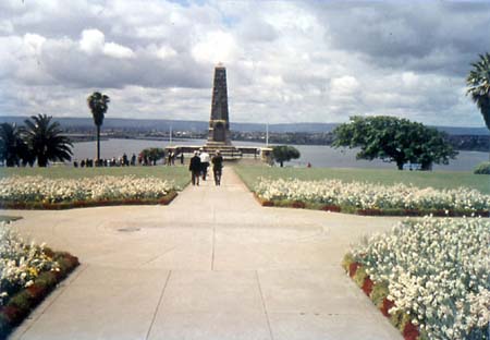 Queen's Park & War Memorial
